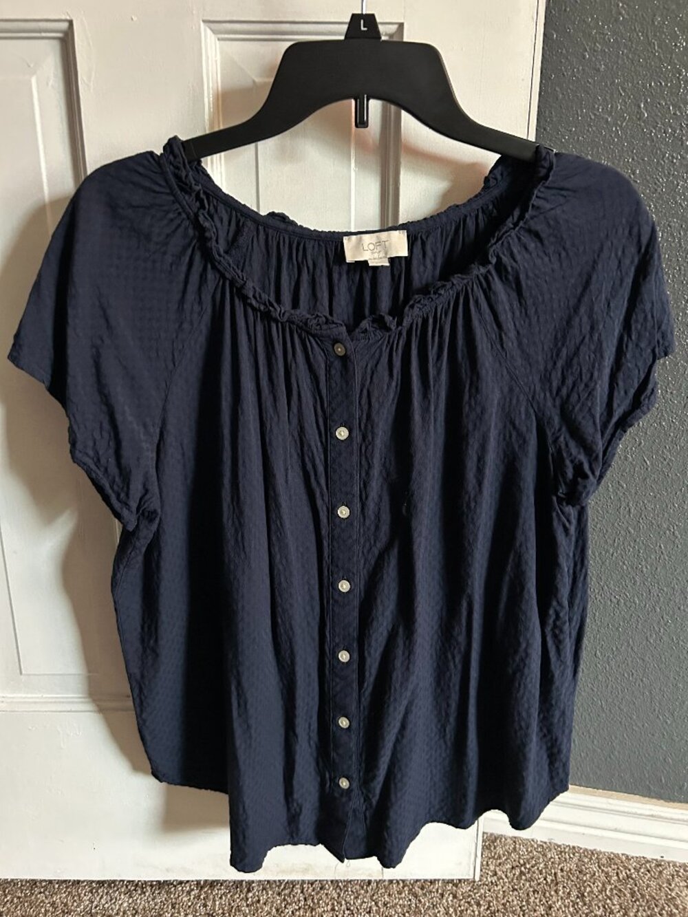Loft Outlet Navy Blue Short Sleeve Button Up Textured Top Size Large